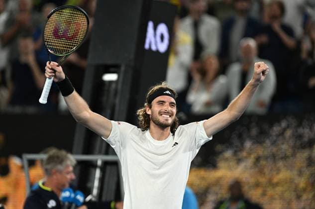 Sport Bilder des Tages TENNIS AUSTRALIAN OPEN, Stefanos Tsitsipas of Greece celebrates winning his quarter final match against Jiri Lehecka of Czech Republic at the 2023 Australian Open tennis championship at Melbourne Park in Melbourne, Tuesday, January 24, 2023. ( NO ARCHIVING, EDITORIAL USE ONLY, NO USE IN BOOKS WITHOUT CONSENT MELBOURNE VICTORIA AUSTRALIA  Copyright: xLUKASxCOCHx 20230124001756129150