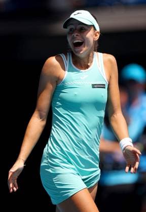 Mandatory Credit: Photo by Ella Ling Shutterstock (13729785d) Magda Linette of Poland celebrates Australian Open, Day Ten, Tennis, Melbourne Park, Melbourne, Australia - 25 Jan 2023 Australian Open, Day Ten, Tennis, Melbourne Park, Melbourne, Australia - 25 Jan 2023 Copyright: xEllaxLing Shutterstockx 13729785d