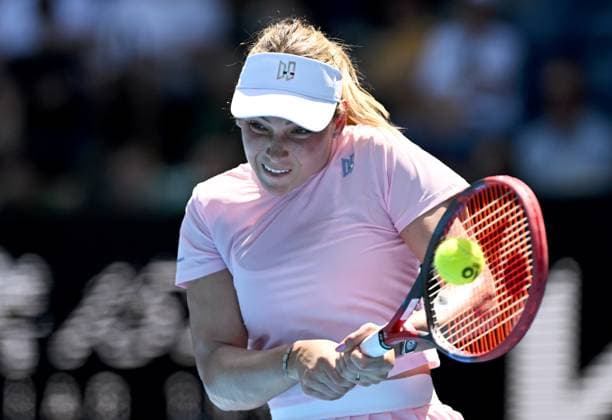 TENNIS AUSTRALIAN OPEN, Donna Vekic of Croatia returns to Aryna Sabalenka of Belarus during their quarter final match at the 2023 Australian Open tennis championship at Melbourne Park in Melbourne, Wednesday, January 25, 2023. ( NO ARCHIVING, EDITORIAL USE ONLY, NO USE IN BOOKS WITHOUT CONSENT MELBOURNE VICTORIA AUSTRALIA  Copyright: xLUKASxCOCHx 20230125001756343784