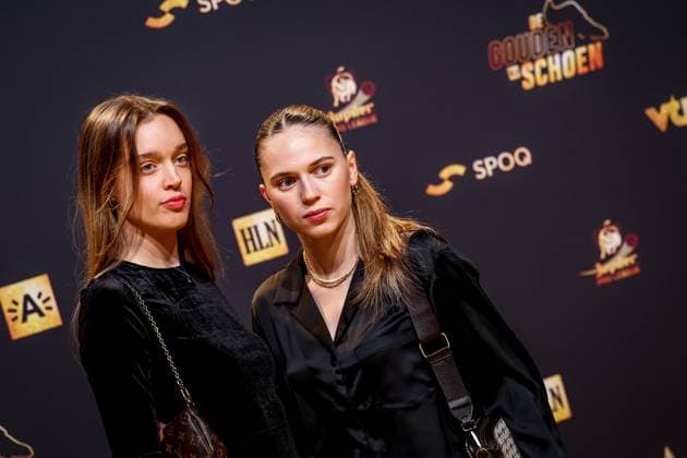 Belgium s Jill Janssens (R) and guest pictured on the red carpet at the arrival for the Golden Shoe Belgian soccer award ceremony, Wednesday 25 January 2023 in Antwerp. The Golden Shoe (Gouden Schoen Soulier d Or) is an award for the best soccer player of the Belgian Jupiler Pro League championship during the calendar year 2022. KURTxDESPLENTER  x58755117x