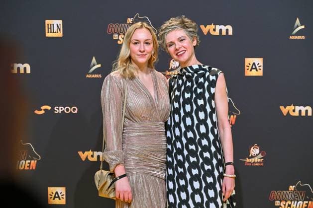 GOUDEN SCHOEN Catherine Van Eylen (right) pictured during the 69 th men edition of the Goldens Shoe Award ceremony and the 7 th Women s edition. The Golden Shoe , Gouden Schoen , Soulier dOr is an award for the best soccer player of the Belgian Jupiler Pro League championship during the year 2022. The female award is for the best Belgian female player of 2022. On Wednesday 25 January 2023 in Antwerp , BELGIUM . PHOTO SPORTPIX David Catry Antwerp Antwerp Expo Antwerp BELGIUM  Copyright: xSportpix.bex xDavidxCatryxDavidxCatryx