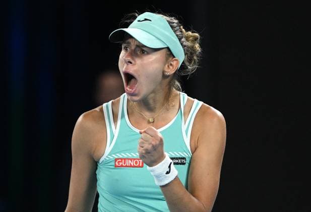 TENNIS AUSTRALIAN OPEN, Magda Linette of Poland reacts during her semi final match against Aryna Sabalenka of Belarus at the 2023 Australian Open tennis championship at Melbourne Park in Melbourne, Thursday, January 26, 2023. ( NO ARCHIVING, EDITORIAL USE ONLY, NO USE IN BOOKS WITHOUT CONSENT MELBOURNE VICTORIA AUSTRALIA  Copyright: xJAMESxROSSx 20230126001756775354