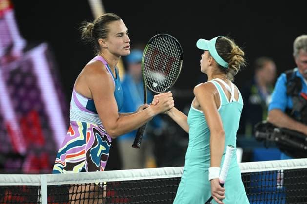 TENNIS AUSTRALIAN OPEN, Aryna Sabalenka of Belarus (left) shakes handsafter winning her semi final match against Magda Linette of Poland at the 2023 Australian Open tennis championship at Melbourne Park in Melbourne, Thursday, January 26, 2023. ( NO ARCHIVING, EDITORIAL USE ONLY, NO USE IN BOOKS WITHOUT CONSENT MELBOURNE VICTORIA AUSTRALIA  Copyright: xJAMESxROSSx 20230126001756793528