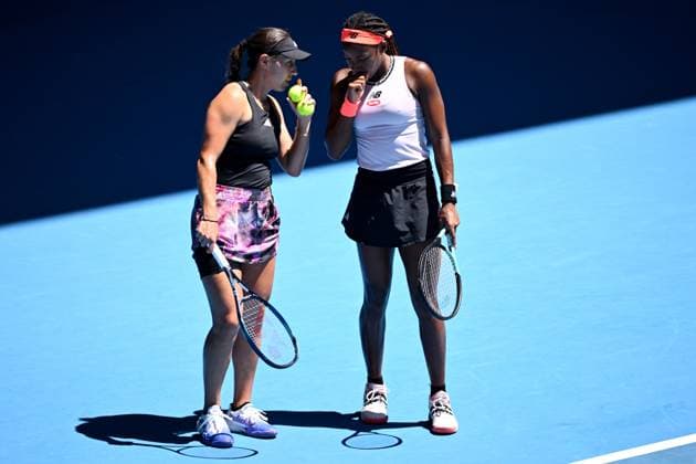 TENNIS AUSTRALIAN OPEN, Jessica Pegula (left) and Coco Gauff of the USA during their Women?s Doubles semi final against Shuko Aoyama and Ena Shibahara of Japan at the 2023 Australian Open tennis championship at Melbourne Park in Melbourne, Friday, January 27, 2023. ( NO ARCHIVING, EDITORIAL USE ONLY, NO USE IN BOOKS WITHOUT CONSENT MELBOURNE VICTORIA AUSTRALIA  Copyright: xJOELxCARRETTx 20230127001757031264
