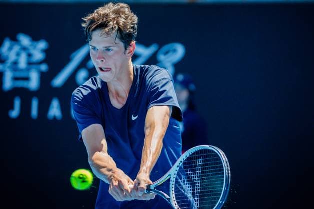 Alexander Blockx ATP, Tennis Herren 1306) pictured during a tennis match between Belgian Blockx and Chinese Zhou, in the semifinals of the junior boys singles at the Australian Open tennis Grand Slam, Friday 27 January 2023 in Melbourne Park, Melbourne, Australia. PATRICKxHAMILTON  x58801758x