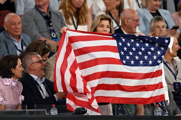 TENNIS AUSTRALIAN OPEN, Prime Minister Anthony Albanese and United States Ambassador to Australia Caroline Kennedy with a flag during the Tommy Paul of the United States and Novak Djokovic of Serbia Men?s semi final match at the 2023 Australian Open tennis championship at Melbourne Park in Melbourne, Friday, January 27, 2023. ( NO ARCHIVING, EDITORIAL USE ONLY, NO USE IN BOOKS WITHOUT CONSENT MELBOURNE VICTORIA AUSTRALIA  Copyright: xLUKASxCOCHx 20230127001757124818
