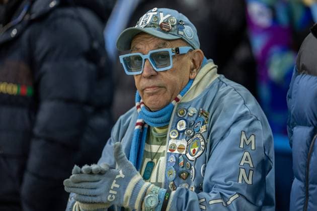 Football - FA Cup - 4th Round - Manchester City FC v Arsenal FC MANCHESTER, ENGLAND - Friday, January 27, 2023: A Manchester City supporter during the FA Cup 4th Round match between Manchester City FC and Arsenal FC at the City of Manchester Stadium. MANCHESTER City of Manchester Stadium GREATER MANCHESTER ENGLAND  Copyright: xPropagandaxPhotoxAgencyx P2023-01-27-Man_City_Arsenal-13