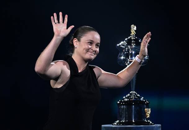 TENNIS AUSTRALIAN OPEN, Former world No.1 Ash Barty is seen delivering the winners trophy ahead of the Women?s Final between Aryna Sabalenka of Belarus and Elena Rybakina of Kazakhstan during the 2023 Australian Open tennis championship at Melbourne Park in Melbourne, Saturday, January 28, 2023. ( NO ARCHIVING, EDITORIAL USE ONLY, NO USE IN BOOKS WITHOUT CONSENT MELBOURNE VICTORIA AUSTRALIA  Copyright: xJAMESxROSSx 20230128001757449883