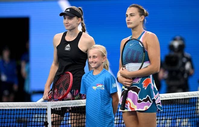 TENNIS AUSTRALIAN OPEN, Elena Rybakina of Kazakhstan (left) and Aryna Sabalenka of Belarus pose for photographs prior to the women?s singles final at the 2023 Australian Open tennis championship at Melbourne Park in Melbourne, Saturday, January 28, 2023. ( NO ARCHIVING, EDITORIAL USE ONLY, NO USE IN BOOKS WITHOUT CONSENT MELBOURNE VICTORIA AUSTRALIA  Copyright: xJAMESxROSSx 20230128001757452796