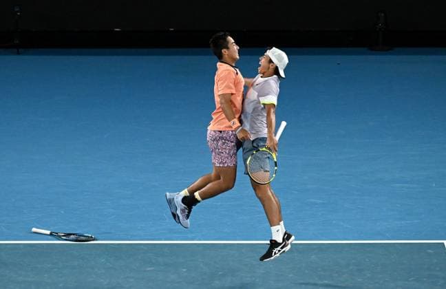 TENNIS AUSTRALIAN OPEN, Australian?s Jason Kubler (right) and Rinky Hijikata celebrate winning the men?s doubles final against Hugo Nys of Monaco and Jan Zielinski of Poland at the 2023 Australian Open tennis championship at Melbourne Park in Melbourne, Saturday, January 28, 2023. ( NO ARCHIVING, EDITORIAL USE ONLY, NO USE IN BOOKS WITHOUT CONSENT MELBOURNE VICTORIA AUSTRALIA  Copyright: xLUKASxCOCHx 20230129001757535389