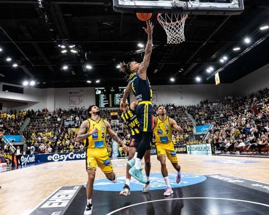 Dewayne Russel EWE Baskets Oldenburg, 04 , Prentiss Hubb MHP Riesen Ludwigsburg, 03 GER, MHP Riesen Ludwigsburg vs EWE Baskets Oldenburg, easycredit 1 Bundesliga Basketball, 17 matchday, season 2022 23, 28 01 2023 MHP Riesen Ludwigsburg vs EWE Baskets Oldenburg, 1 Basketball Bundesliga, 28 01 2023 Ludwigsburg. Copyright: xEibner-Pressefoto RogerxBuerkex EP_EER