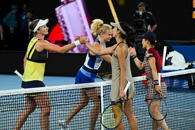 TENNIS AUSTRALIAN OPEN, Barbora Krejcikova and Katerina Siniakova of the Czech Republic and Shuko Aoyama and Ena Shibahara of Japan shake hands after their Women?s doubles final match at the 2023 Australian Open tennis tournament at Melbourne Park in Melbourne, Sunday, January 29, 2023. ( NO ARCHIVING, EDITORIAL USE ONLY, NO USE IN BOOKS WITHOUT CONSENT MELBOURNE VICTORIA AUSTRALIA  Copyright: xLUKASxCOCHx 20230129001757852780