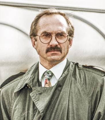 RECORD DATE NOT STATED Aus 2. BL. Saison 1994 95 VfL Wolfsburg - Waldhof Mannhelm 0:0 am 08.04.1995. Im Foto: Waldhof Mannheim Trainer Ulrich Stielike *** From 2 BL season 1994 95 VfL Wolfsburg Waldhof man helmet 0 0 on 08 04 1995 In the photo Waldhof Mannheim coach Ulrich Stielike