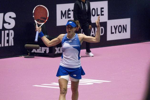 La joueuse de tennis Alize Cornet (FRA)s est battue pour emporter le 2nd set lors de l Open 6eme sens Immobilier MÃ tropole de Lyon 2023, tournoi de tennis fÃ minin WTA, Tennis Damen 250 de Caroline Garcia, Lyon 30 01 2022 TENNIS : Open 6eme Sens Immobilier Lyon Metropole - 30 01 2023 SandrineThesillat Panoramic 