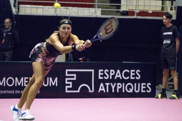 La joueuse de tennis Kristina Mladenovic (FRA) lors de l Open 6eme sens Immobilier MÃ tropole de Lyon 2023, tournoi de tennis fÃ minin WTA, Tennis Damen 250 de Caroline Garcia, Lyon 30 01 2022 - TENNIS : Open 6eme Sens Immobilier Lyon Metropole - 30 01 2023 SandrineThesillat Panoramic 