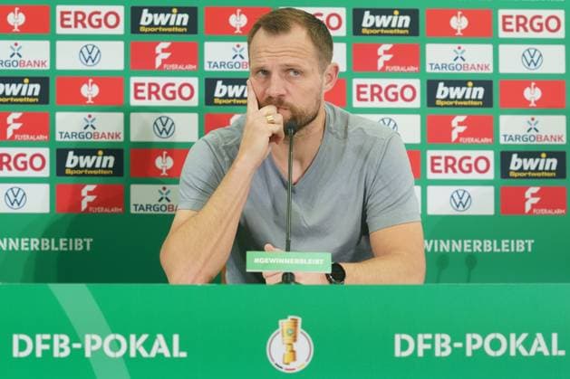 Sport Themen der Woche KW05 Sport Bilder des Tages BO SVENSSON PRESSEKONFERENZ VOR DEM DFB POKALSPIEL 1.FSV MAINZ 05-FC BAYERN MUENCHEN MAINZ *** BO SVENSSON PRESS CONFERENCE BEFORE THE DFB CUP MATCH 1 FSV MAINZ 05 FC BAYERN MUENCHEN MAINZ 