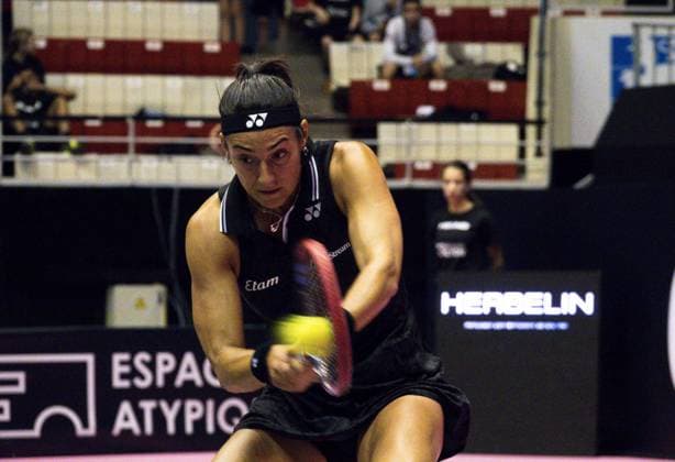 La joueuse de tennis Caroline Garcia (FRA) lors de son 1er match, le 2eme jour de son tournoi l Open 6eme sens Immobilier MÃ tropole de Lyon 2023, tournoi de tennis fÃ minin WTA, Tennis Damen 250, Lyon 31 01 2022 - TENNIS : Open 6eme Sens Immobilier Lyon Metropole - 31 01 2023 SandrineThesillat Panoramic 