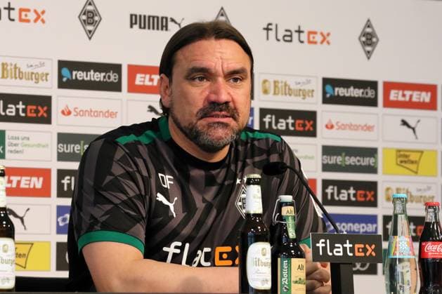 Sport Themen der Woche KW05 Sport Bilder des Tages 02.02.2023, Moenchengladbach, GER, Fussball, Herren, BL, Saison 2022 2023, Borussia Moenchengladbach Pressekonferenz Bor. Mönchengladbach vs. FC Schalke 04 Trainer Daniel Farke (Gladbach) Moenchengladbach NRW Deutschland *** 02 02 2023, Moenchengladbach, GER, football, men, BL, season 2022 2023, Borussia Moenchengladbach press conference Bor Mönchengladbach vs FC Schalke 04 coach Daniel Farke Gladbach Moenchengladbach NRW Germany