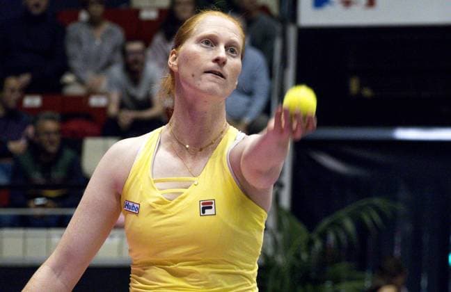 La joueuse de tennis belge Alison Van Uytvanck remporte le 1er set 6 - 2 face Ã la francaise Caroline Garcia - Open 6eme sens Immobilier MÃ tropole de Lyon 2023, tournoi de tennis fÃ minin WTA, Tennis Damen 250 de Caroline Garcia, Lyon 02 02 2022 - TENNIS : Open 6eme Sens Immobilier Lyon Metropole - 02 02 2023 SandrineThesillat Panoramic 