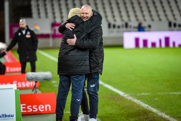 Markus Högner SGS Essen vs 1 FC Cologne 03 02 2023 Markus Högner coach SGS Essen jubilation over victory 11 matchday of the Flyeralarm Womens Bundesliga season 2022 2023 SGS Essen vs 1 FC Cologne on 3 February 2023 at the stadium on Hafenstraße in Essen North Rhine Westphalia Germany