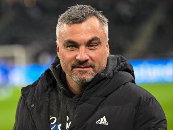 Thomas Reis FC Schalke 04, coach on the way to interview VfL Borussia Moenchengladbach vs FC Schalke 04, Football, Bundesliga, 19 Spieltag, Saison 2022 2023, 04 02 2023 DFB DFL Regulations prohibit any use of Photographs as image sequences and or quasi video VfL Borussia Moenchengladbach vs FC Schalke 04, Football, Bundesliga, 19 Spieltag, Saison 2022 2023, 04 02 2023 Moenchengladbach Copyright: xEibner-Pressefoto ThomasxHaeslerx EP_EER