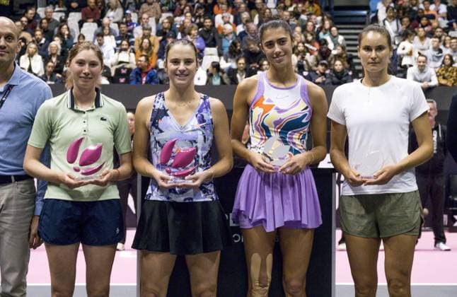 Les joueuses de tennis Cristina BUCSA (ESP) et Bibiane SCHOOFS (NED) gagnent la finale du double face Ã Olga DANILOVIC (SRB) - Alexandra PANOVA (RUS) Open 6eme sens Immobilier MÃ tropole de Lyon 2023, tournoi de tennis fÃ minin WTA, Tennis Damen 250 de Caroline Garcia, Lyon 05 02 2022 - TENNIS : Open 6eme Sens Immobilier Lyon Metropole - 05 02 2023 SandrineThesillat Panoramic 