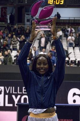 La joueuse de tennis amÃ ricaine Alycia Parks remporte sa premiere finale face Ã la francaise Caroline Garcia - Open 6eme sens Immobilier MÃ tropole de Lyon 2023, tournoi de tennis fÃ minin WTA, Tennis Damen 250 de Caroline Garcia, Lyon 05 02 2022 - TENNIS : Finale - Open 6eme Sens Immobilier Lyon Metropole - 05 02 2023 SandrineThesillat Panoramic 