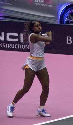 La joueuse de tennis amÃ ricaine Alycia Parks remporte le 1er set en finale face Ã la francaise Caroline Garcia- Open 6eme sens Immobilier MÃ tropole de Lyon 2023, tournoi de tennis fÃ minin WTA, Tennis Damen 250 de Caroline Garcia, Lyon 05 02 2022 - TENNIS : Finale - Open 6eme Sens Immobilier Lyon Metropole - 05 02 2023 SandrineThesillat Panoramic 
