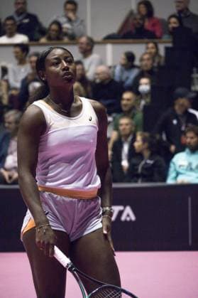 La joueuse de tennis amÃ ricaine Alycia Parks remporte le 1er set en finale face Ã la francaise Caroline Garcia- Open 6eme sens Immobilier MÃ tropole de Lyon 2023, tournoi de tennis fÃ minin WTA, Tennis Damen 250 de Caroline Garcia, Lyon 05 02 2022 - TENNIS : Finale - Open 6eme Sens Immobilier Lyon Metropole - 05 02 2023 SandrineThesillat Panoramic 