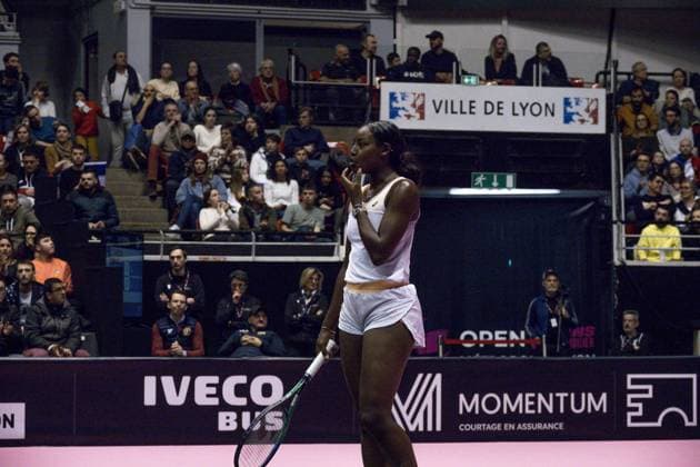 La joueuse de tennis amÃ ricaine Alycia Parks remporte le 1er set en finale face Ã la francaise Caroline Garcia- Open 6eme sens Immobilier MÃ tropole de Lyon 2023, tournoi de tennis fÃ minin WTA, Tennis Damen 250 de Caroline Garcia, Lyon 05 02 2022 - TENNIS : Finale - Open 6eme Sens Immobilier Lyon Metropole - 05 02 2023 SandrineThesillat Panoramic 