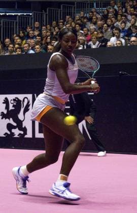La joueuse de tennis amÃ ricaine Alycia Parks remporte le 1er set en finale face Ã la francaise Caroline Garcia- Open 6eme sens Immobilier MÃ tropole de Lyon 2023, tournoi de tennis fÃ minin WTA, Tennis Damen 250 de Caroline Garcia, Lyon 05 02 2022 - TENNIS : Finale - Open 6eme Sens Immobilier Lyon Metropole - 05 02 2023 SandrineThesillat Panoramic 