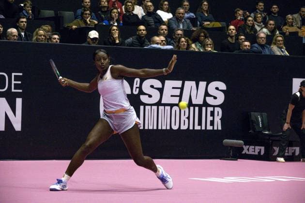 La joueuse de tennis amÃ ricaine Alycia Parks remporte le 1er set en finale face Ã la francaise Caroline Garcia- Open 6eme sens Immobilier MÃ tropole de Lyon 2023, tournoi de tennis fÃ minin WTA, Tennis Damen 250 de Caroline Garcia, Lyon 05 02 2022 - TENNIS : Finale - Open 6eme Sens Immobilier Lyon Metropole - 05 02 2023 SandrineThesillat Panoramic 
