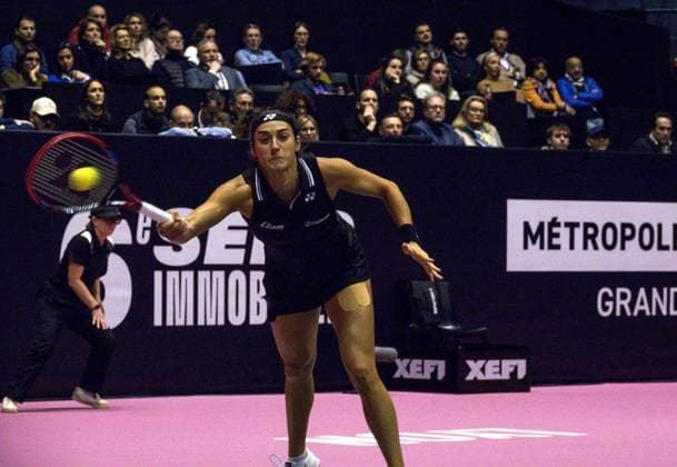 La joueuse de tennis Caroline Garcia combative en finale face Ã l amÃ ricaine Alycia Parks - Open 6eme sens Immobilier MÃ tropole de Lyon 2023, tournoi de tennis fÃ minin WTA, Tennis Damen 250 de Caroline Garcia, Lyon 05 02 2022 - TENNIS : Finale - Open 6eme Sens Immobilier Lyon Metropole - 05 02 2023 SandrineThesillat Panoramic 