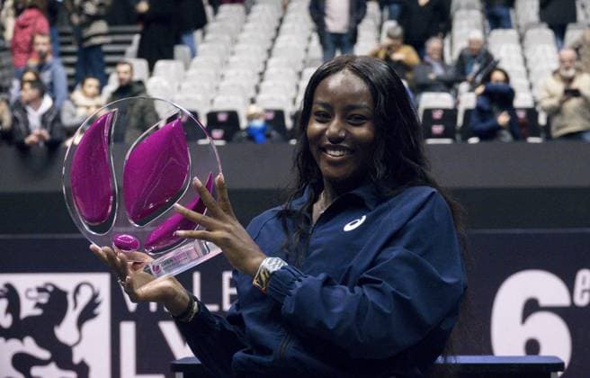 La joueuse de tennis amÃ ricaine Alycia Parks remporte sa premiere finale face Ã la francaise Caroline Garcia - Open 6eme sens Immobilier MÃ tropole de Lyon 2023, tournoi de tennis fÃ minin WTA, Tennis Damen 250 de Caroline Garcia, Lyon 05 02 2022 - TENNIS : Finale - Open 6eme Sens Immobilier Lyon Metropole - 05 02 2023 SandrineThesillat Panoramic 