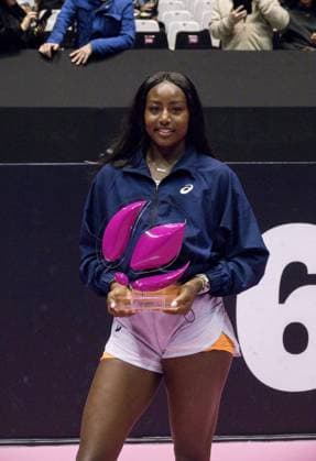 La joueuse de tennis amÃ ricaine Alycia Parks remporte sa premiere finale face Ã la francaise Caroline Garcia - Open 6eme sens Immobilier MÃ tropole de Lyon 2023, tournoi de tennis fÃ minin WTA, Tennis Damen 250 de Caroline Garcia, Lyon 05 02 2022 - TENNIS : Finale - Open 6eme Sens Immobilier Lyon Metropole - 05 02 2023 SandrineThesillat Panoramic 