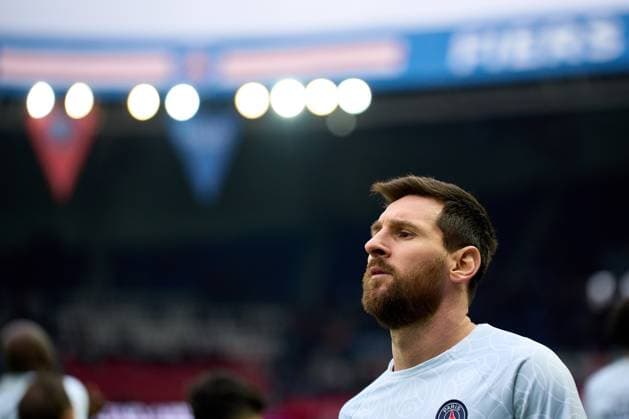 PARIS, FRANCE - FEBRUARY 4: Leo Messi looks on during warm up priori to the French Ligue 1 match between Paris Saint-Germain (PSG) and Toulouse FC at Parc des Princes on February 4, 2023 in Paris, France. (Photo by Glenn Gervot Icon Sportswire) SOCCER: FEB 04 French Ligue 1 - Toulouse FC at Paris Saint-Germain Icon202302040326