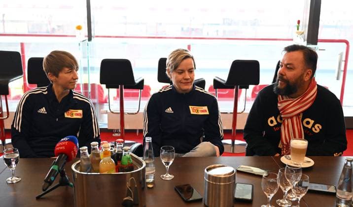 Football, women, Regionalliga Nordost, season 2022 2023, 1 FC Union Berlin, media round, f l coach Ailien Poese 1 FC Union Berlin , sports director 1 women Jennifer Zietz 1 FC Union Berlin , stadium and press spokesman Christian Arbeit 1 FC Union Berlin , 07 02 2022, Copyright: xMatthiasxKochx