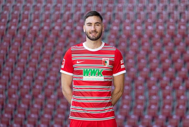 Dion Drena Beljo FC Augsburg 1 BL, portrait date 2022 2023,