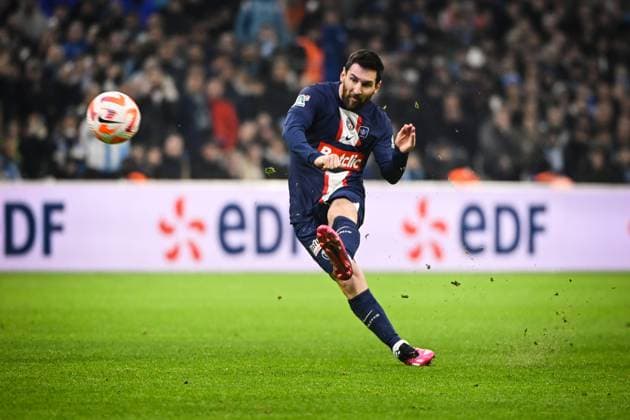 (230209) -- MARSEILLE, Feb. 9, 2023 -- Paris Saint-Germain s Lionel Messi kicks the ball during the French Cup round of 16 football match between Olympique de Marseille (OM) and Paris Saint-Germain (PSG) at the Velodrome stadium in Marseille, Feb. 8, 2023. (Photo by Clement Mahoudeau Xinhua) (SP)FRANCE-MARSEILLE-FOOTBALL-FRENCH CUP-PSG VS OM CxLEMENTMAHOUDEAUgaojing 