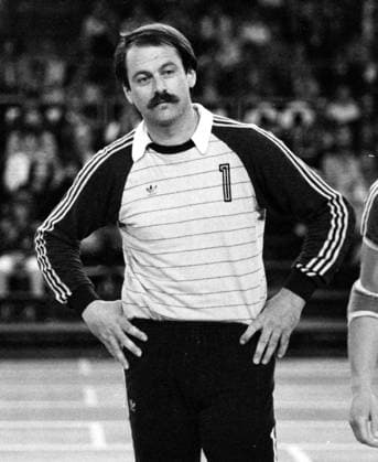 Torwart Rudi Rauer (VFL Gummersbach) 19.06.1982 *** Goalkeeper Rudi Rauer VFL Gummersbach 19 06 1982 HM