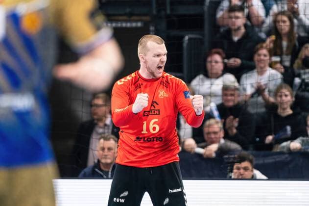 Cheers Tomas Mrkva THW Kiel 16 THW Kiel vs Industria Kielce, handball, EHF Champions League, group stage, matchday 11, season 2022 2023, 09 02 2023 Press photo Marcel von Fehrn THW Kiel vs Industria Kielce, handball, EHF Champions League, group stage, matchday 11, season 2022 2023, 09 02 2023 Kiel Copyright: xEibner-Pressefoto MarcelxvonxFehrnx EP_EER