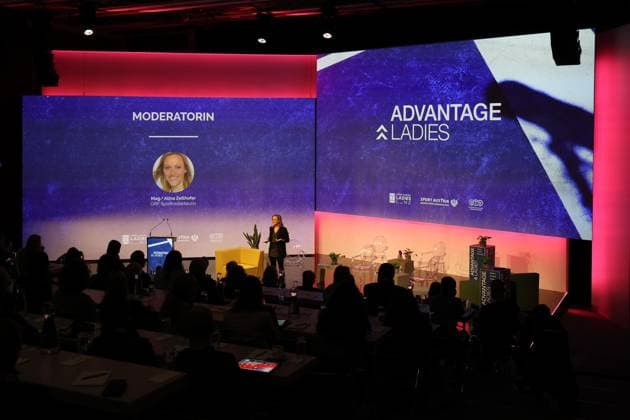 TENNIS - WTA, Tennis Damen Upper Austria Ladies Linz LINZ,AUSTRIA,10.FEB.23 - TENNIS - WTA Tour, Upper Austria Ladies Linz. Image shows an overview of the congress room with speaker Alina Zellhofer.  GEPAxpictures xManfredxBinder