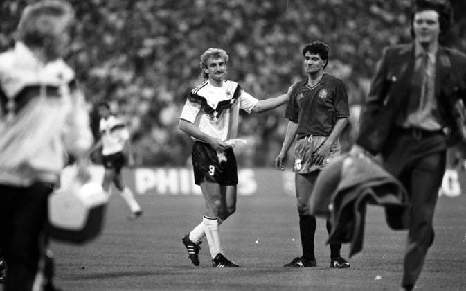 17 06 88 Germany Spain Germany, Munich, 17 06 1988, Football, European Championship EM 1988 in Germany, Germany Spain 2 0 v l Rudi Völler Germany , Michael Gonzales Spain