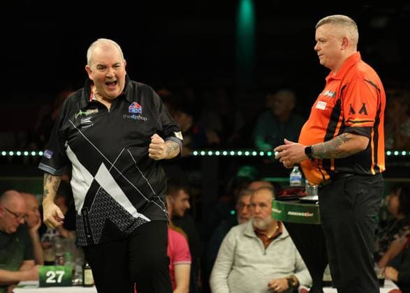 Sport Bilder des Tages World Senior Darts Championship 2023 Phil Taylor during the World Senior Darts Championship 2023 at the Circus Tavern, Purfleet, United Kingdom on 10 February 2023. Purfleet Circus Tavern United Kingdom Editorial use only , Copyright: xChrisxSargeantx PSI-16856-0134