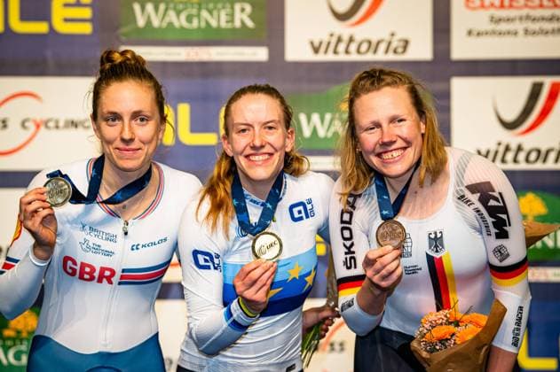 Bilder des Jahres 2023, Sport 02 Februar Sport Themen der Woche KW06 Sport Bilder des Tages Franziska BRAUSSE Siegerehrung Frauen 3.000 Meter Einerverfolgung Siegerehrung: BRAUSSE Franziska (Germany) gewinnt Frauen 3.000 Meter Einerverfolgung Women s Individual Pursuit - Finale Europameisterin Gold vor KNIGHT Josie (Great Britain) und KRÖGER Mieke (Germany) bei den UEC Bahnradsport-Europameisterschaften am 11. Februar 2023. Die UEC Bahn-Europameisterschaften 2023 sind die dreizehnte Ausgabe der UEC Bahn-Europameisterschaften der Elite im Bahnradsport und finden im Tissot Velodrome in Grenchen, Schweiz, statt. European Track cycling, Rad, Radsport, Bahnrad, Bahn Rad, Radsport, Bahnrad, Bahn Championships 2023, switzerland, *** Franziska BRAUSSE Award Ceremony Women 3 000 Meters Individual Pursuit Award Ceremony BRAUSSE Franziska Germany wins Women 3 000 Meters Individual Pursuit Final European Champion Gold ahead of KNIGHT Josie Great Britain and KRÖGER Mieke Germany at the UEC Track Cycling European Championships on February 11, 2023 The UEC Track Cycling European Championships 2023 is the thirteenth edition of the UEC Track Cycling Elite European Championships and will take place at the Tissot Velodrome in Grenchen, Switzerland, European Track cycling, cycling, cycling, track cycling, track championships 2023, switzerland,