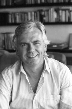Dieter Kürten (Sportjournalist) 08 82 thö Dieter Kürten im August 1982 Deutschland deutsch deutscher Mann Reporter Journalist Journalismus Sportreporter TV-Journalist Moderator TV Fernsehen german sports journalism hoch Porträt halb lächelnd leger Homestory Bücherregal Bücherwand sw *** Dieter Kürten sports journalist 08 82 thö Dieter Kürten in august 1982 germany german german man sports reporter journalist journalism sports reporter TV journalist presenter TV television german sports journalism high portrait half smiling casual homestory bookshelf bookshelf bw