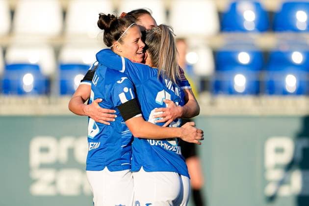 f li Goal scorer Nicole Billa TSG, 16 , Ereleta Memeti TSG, 23 , Julia Hickelsberger Hickelsberger Füller, TSG, 18 , players of TSG 1899 Hoffenheim, jubilate about the goal to 1 0, jubilation, goal jubilation, goal, celebrate the goal, celebration, jubilation about the goal, optimistic, game scene, highlight, action, action, 12 02 2023, Sinsheim Hoffenheim Germany , Football, Flyeralarm Womens Bundesliga, TSG 1899 Hoffenheim 1 FC Köln, 12 02 2023, Sinsheim Hoffenheim Germany , Football, Flyeralarm Womens Bundesliga, TSG 1899 Hoffenheim 1 FC Köln, DFB DFL REGULATES PROHIBIT ANY USE OF PHOTOGRAPHS AS IMAGE SEQUENCES AND OR QUASI VIDEO xozx