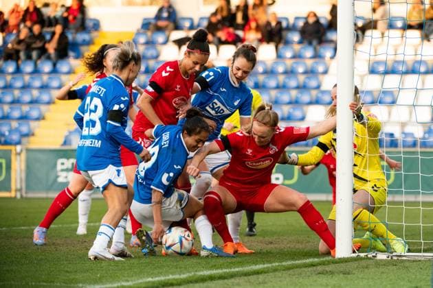 Gia Corley TSG Hoffenheim, 10 , Ereleta Memeti TSG Hoffenheim, 23 one-on-one with Sarah Maria Puntigam 1 FC Koeln, 17 , Genessee Puntigam 1 FC Koeln, 13 , Jasmin Pal 1 FC Koeln, 26 , GER, TSG 1899 Hoffenheim vs 1 FC Koeln, Football Flyeralarm Womens Bundesliga, 12 Matchday, Season 2022 2023, 12 02 2023 GER, TSG 1899 Hoffenheim vs 1 FC Koeln, Football Flyeralarm Womens Bundesliga, 12 Matchday, Season 2022 2023, 12 02 2023 Hoffenheim Copyright: xEibner Memmlerx EP_MMR
