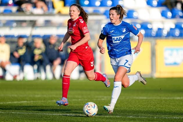 v li Lotta Cordes Cologne, 15 , Chantal Hagel TSG, 7 , action, action, match scene, 12 02 2023, Sinsheim Hoffenheim Germany , football, Flyeralarm Frauen Bundesliga, TSG 1899 Hoffenheim 1 FC Köln, 12 02 2023, Sinsheim Hoffenheim Germany , Football, Flyeralarm Frauen Bundesliga, TSG 1899 Hoffenheim 1 FC Köln, DFB DFL REGULATES PROHIBIT ANY USE OF PHOTOGRAPHS AS IMAGE SEQUENCES AND OR QUASI VIDEO xozx