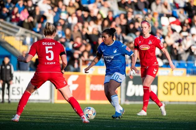 Gia Corley TSG Hoffenheim, 10 in duel with Celina Degen 1 FC Koeln, 05 , GER, TSG 1899 Hoffenheim vs 1 FC Koeln, Football Flyeralarm Womens Bundesliga, 12 Matchday, Season 2022 2023, 12 02 2023 GER, TSG 1899 Hoffenheim vs 1 FC Koeln, Football Flyeralarm Womens Bundesliga, 12 Matchday, Season 2022 2023, 12 02 2023 Hoffenheim Copyright: xEibner Memmlerx EP_MMR